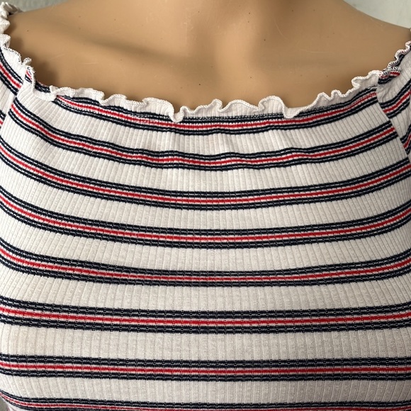 Timing Crop Top - Picture 3 of 9